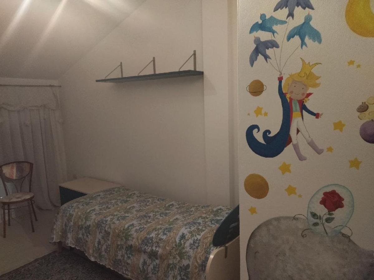 Room In Guest Room - Single Room Between Padua And Chioggia Brugine Bagian luar foto
